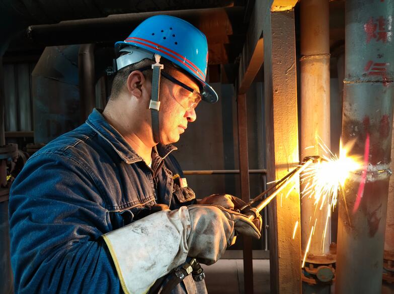 比起酷暑,他們更“酷”! 比起酷暑,他們更“酷”!