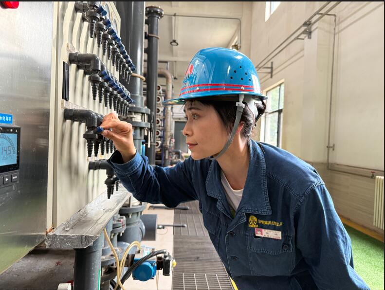 比起酷暑,他們更“酷”! 比起酷暑,他們更“酷”!