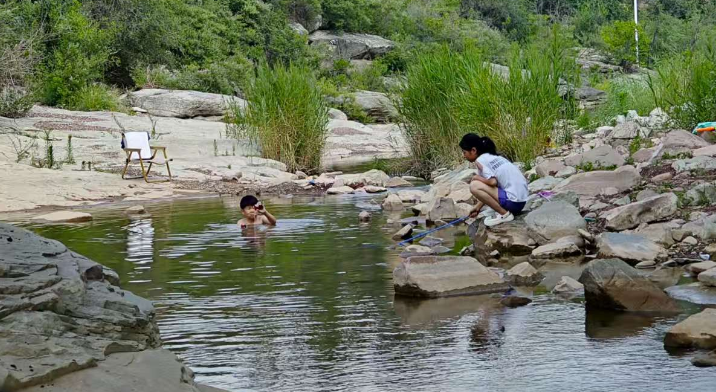 溪畔時(shí)光 溪畔時(shí)光