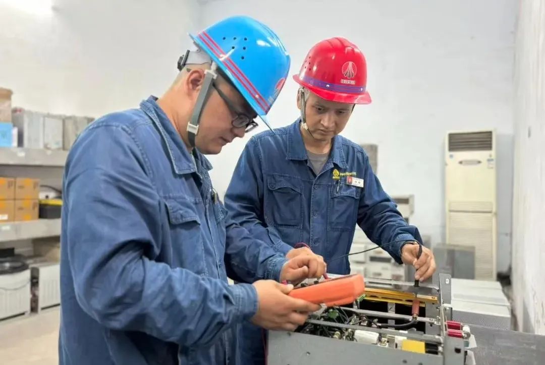 刀刃向內轉作風 真抓實干破難題 刀刃向內轉作風 真抓實干破難題