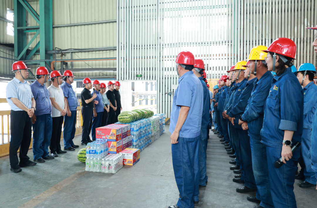郗九生、雷達分別深入生產一線開展送清涼慰問活動 郗九生、雷達分別深入生產一線開展送清涼慰問活動