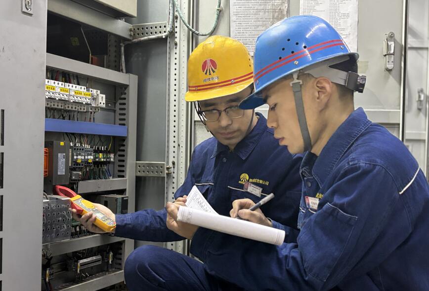 戰高溫 創佳績 鋼城生產“別樣紅” 戰高溫 創佳績 鋼城生產“別樣紅”