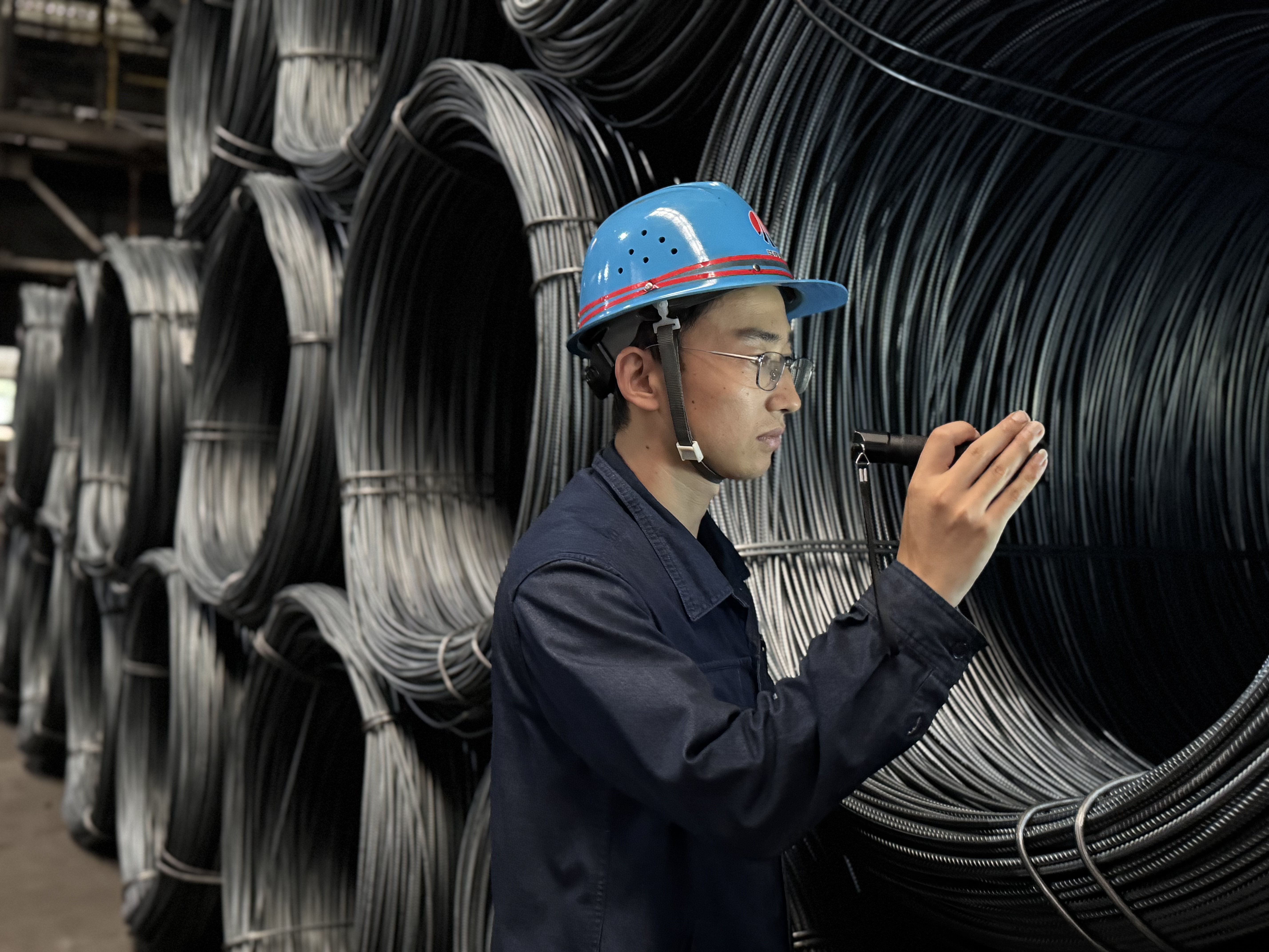 咔嚓!定格他們與質(zhì)量的雙向奔赴 咔嚓!定格他們與質(zhì)量的雙向奔赴