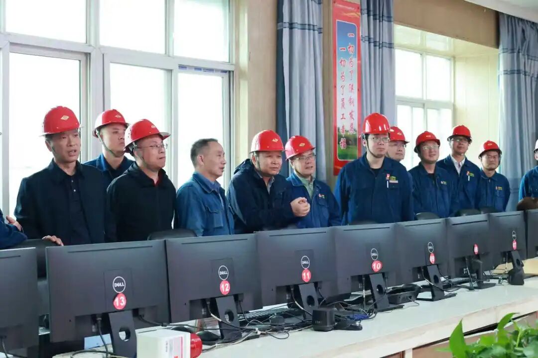 陜鋼集團領(lǐng)導(dǎo)到漢鋼公司督導(dǎo)檢查安全生產(chǎn)工作 陜鋼集團領(lǐng)導(dǎo)到漢鋼公司督導(dǎo)檢查安全生產(chǎn)工作