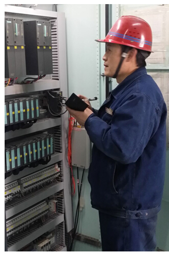 陜鋼集團(tuán)員工王軍榮獲第十二屆全國(guó)技術(shù)能手稱號(hào) 陜鋼集團(tuán)員工王軍榮獲第十二屆全國(guó)技術(shù)能手稱號(hào)