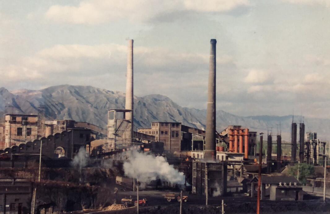 荒灘上綻放的鋼鐵夢 荒灘上綻放的鋼鐵夢